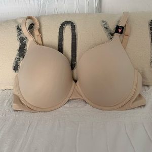 COPY - NWT Victoria’s Secret Body By Victoria Bra…
